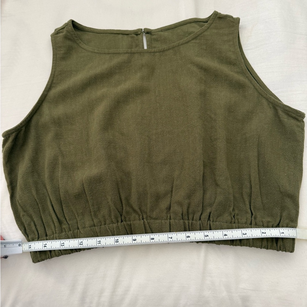 NWT Olive Green Two-Piece Set | Cropped Tank & High-Waisted Shorts | Size Medium - Picture 4 of 9
